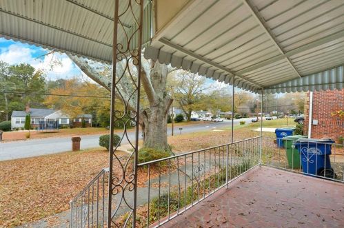 1766 Brewer Blvd, Atlanta GA  30310-4750 exterior