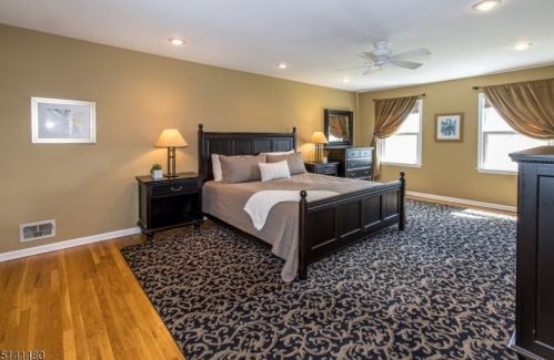 10 Greensview Dr, Scotch Plains NJ 07076-2708 exterior