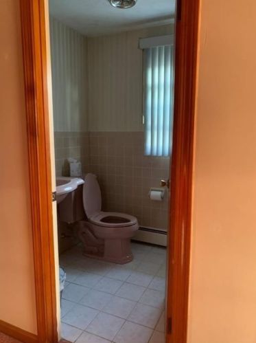 130 Alverson Ave, Providence RI 02909-5202 exterior