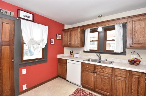 2353 56, Milwaukee WI 53210-2231 exterior