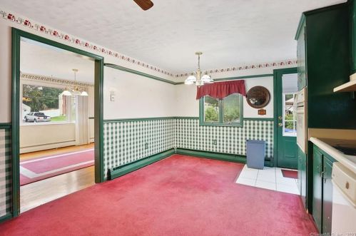 36 Betty Rd, Enfield CT 06082-2623 exterior