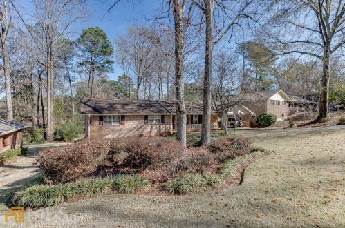 466 Jordan Dr, Tucker, GA 30084-2036