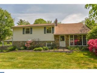 445 Black Swan Ln, Berwyn PA  19312-1907 exterior