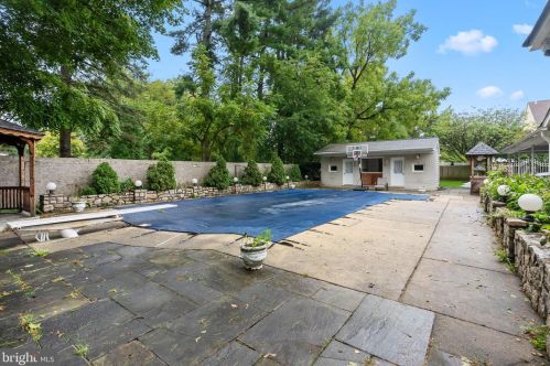 3883 Dempsey Ln, Huntingdon Valley PA  19006-1901 exterior