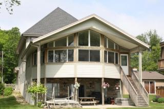 1620 Shore Dr, Delafield, WI 53018-1227