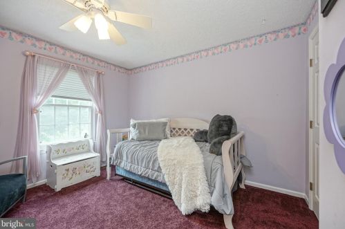 42 Hamilton Lk Dr, Trenton NJ 08619-3437 exterior