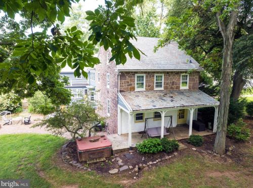 886 Vaughn Rd, Pottstown PA exterior