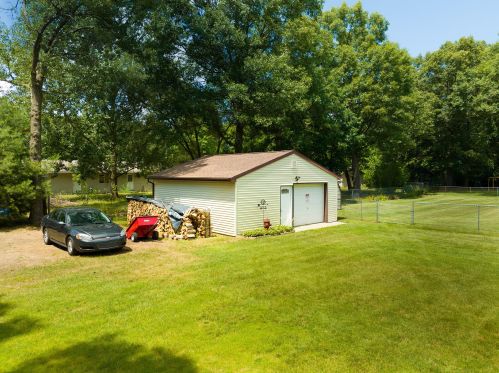 265 Mararebecah Ln, Meskegon MI 49442-1577 exterior