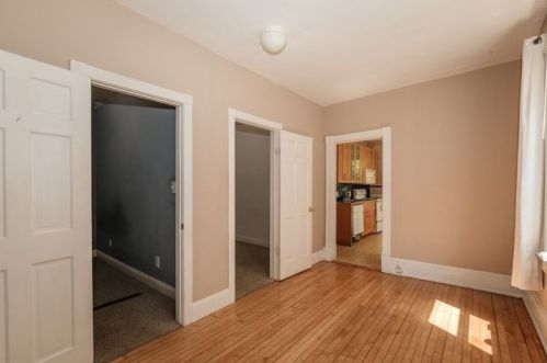 1856 Arlington Pl, Milwaukee WI 53202-1619 exterior