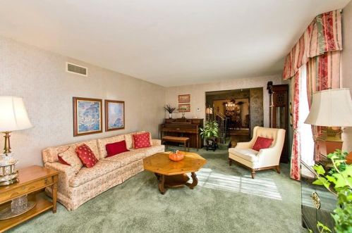 244 Penhurst Dr, Pittsburgh PA 15235-5321 exterior