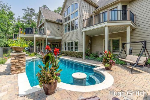 2041 Tall Pne Dr, Grand Rapids MI exterior