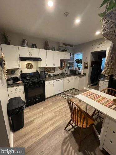 53 Plum St, Lancaster PA 17602-2324 exterior