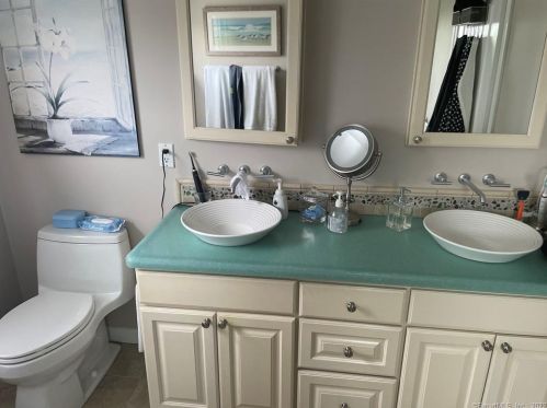 25 Odell Ave, Milford CT 06460-7324 exterior