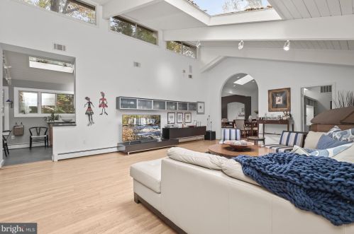 10113 Bevern Ln, Rockville MD 20854-2130 exterior