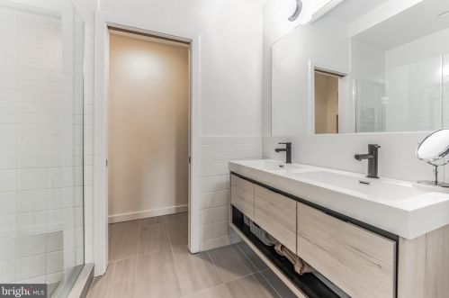 241 Krams Ave, Philadelphia PA  19128-4729 exterior