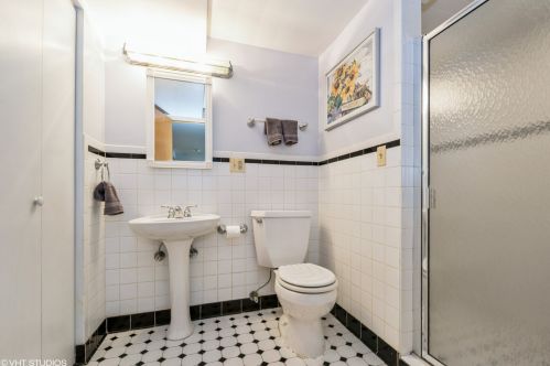 3534 Pne Grv Ave, Chicago IL 60657-1877 exterior