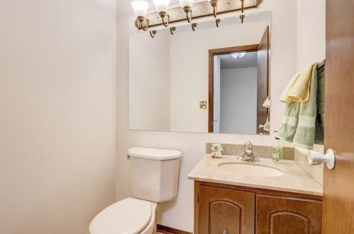 9039 70, Milwaukee WI 53218-2212 exterior