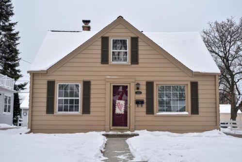 7808 Livingston Ave, Milwaukee, WI 53213-1126