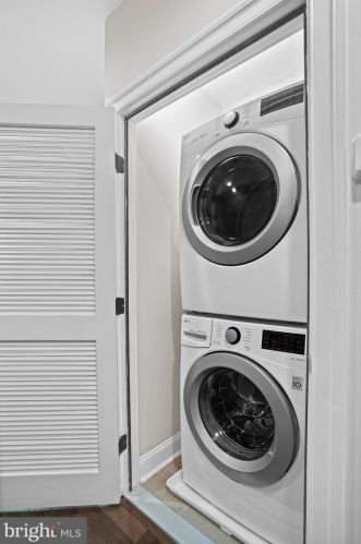 3210 Park Pl, Washington DC  20010-2529 exterior