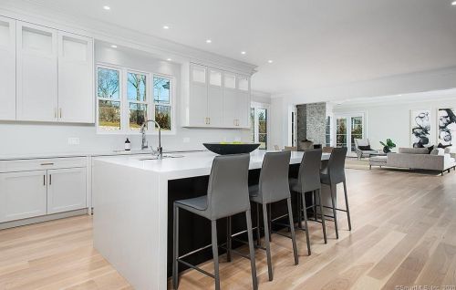 41 North Ave, Westport, CT 06880-2716