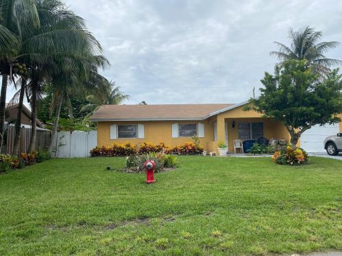 168 28 Ct, Boynton Beach FL 33435-7612 exterior