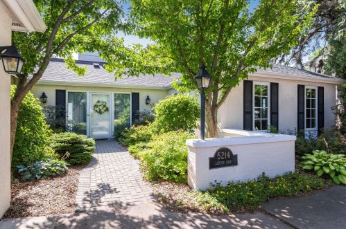 5214 London Rd, Duluth, MN 55804-2415