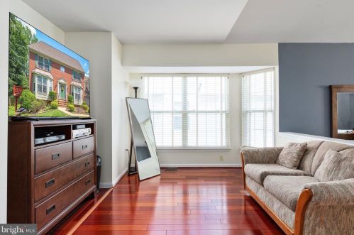 6378 Alderman Dr, Alexandria VA 22315-3731 exterior