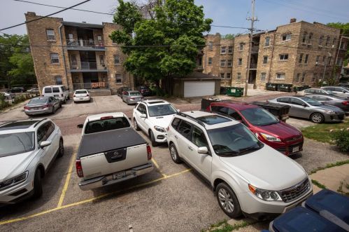 2527 Stowell Ave, Milwaukee WI  53211-4209 exterior