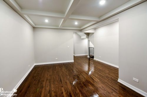 6229 Eberhart Ave, Chicago IL 60637-3318 exterior