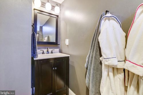 810 Fairfax St, Alexandria VA 22314-4314 exterior