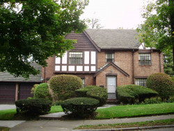 211 Ward St, Newton, MA 02459-1331