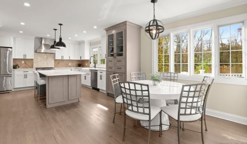 42 Kings Hwy, Westport CT  06880-4710 exterior