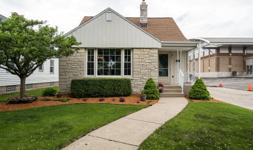 3159 40th St, Milwaukee, WI 53215-4022