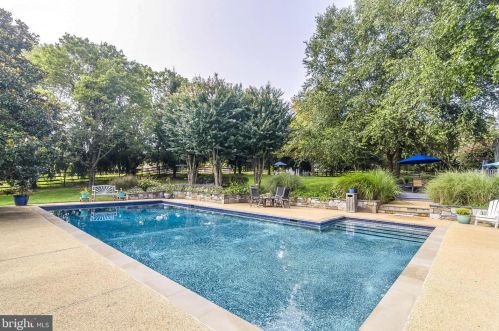 13606 Mt Prospect Dr, Rockville MD 20850-3510 exterior