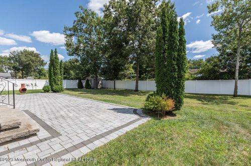 52 Pelican Dr, Berkeley Township NJ 08721-1654 exterior