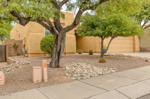 6545 Shadow Bluff Dr, Tucson, AZ 85704-6950