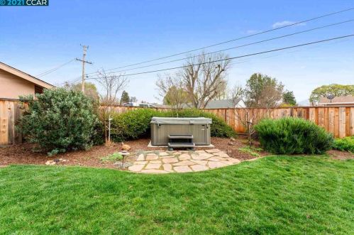 4075 Nulty Dr, Concord CA 94521-1810 exterior