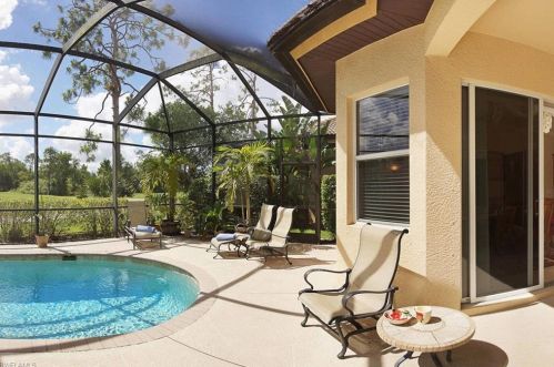 6084 Dogleg Dr, Naples FL 34113-1693 exterior