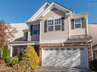 413 Hilltop View St, Cary NC  27513-1685 exterior