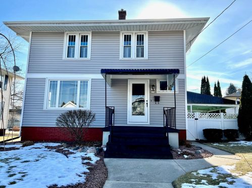 515 New York Ave, Manitowoc WI 54220-3353 exterior