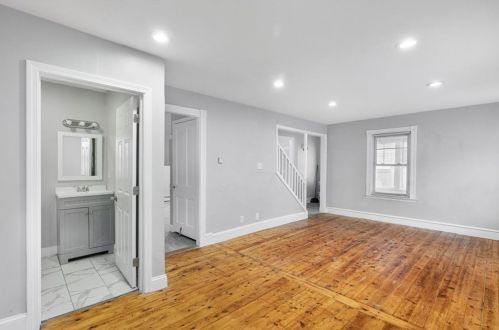 9 Beckside Rd, Providence RI 02911-1010 exterior