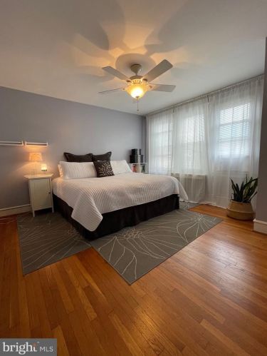 6131 Erdrick St, Philadelphia PA 19135-3516 exterior