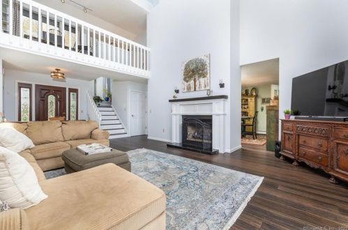 209 West St, Manchester, CT 06043-7732