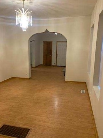 137 Leamington Ave, Chicago IL 60651-1424 exterior