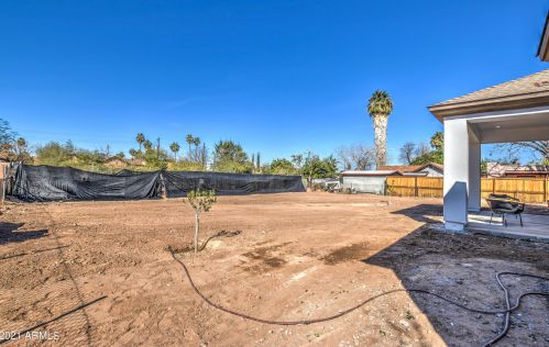 6434 12 St, Phoenix AZ 85086-4804 exterior