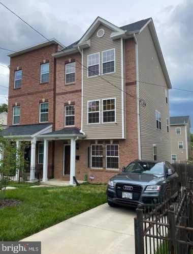 4292 Capitol Ter, Washington DC  20032-2203 exterior