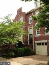 3903 Courtland Cir, Alexandria VA  22305-2062 exterior