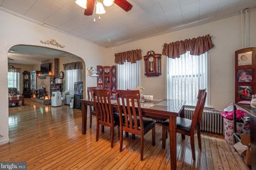 739 Charlotte St, Pottstown PA 19464-5947 exterior