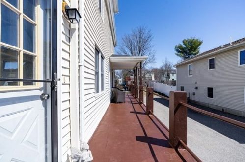 18 Hingston St, Peabody MA 01960-5825 exterior