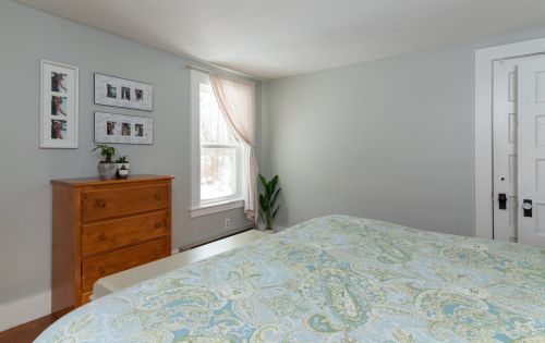 41 Bay Rd, Newmarket NH 03857-1711 exterior